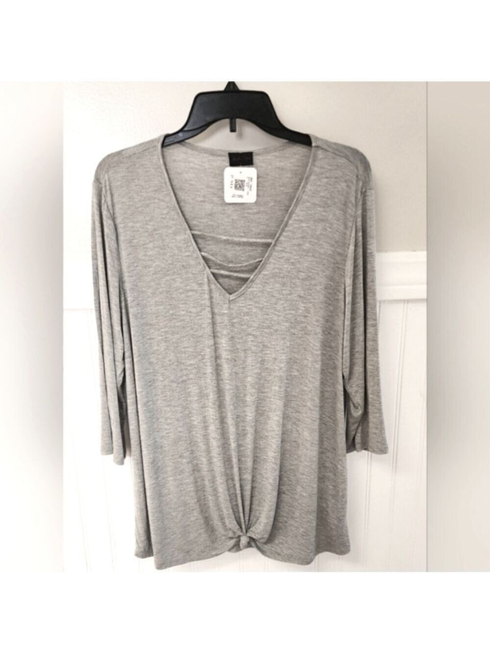 NWT Shiela Rose Twisted Knot Top - Size XL